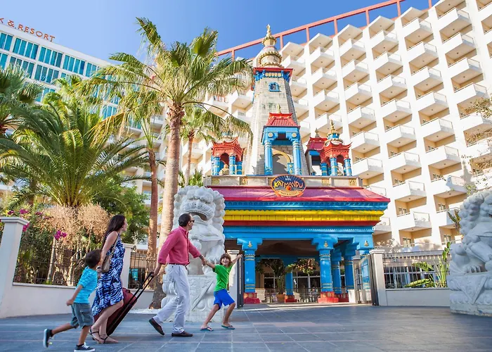 Magaluf (Mallorca) hotels near Island Beach Club