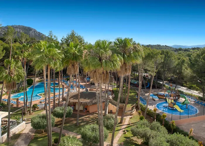 Peguera hotels near Illes Malgrats
