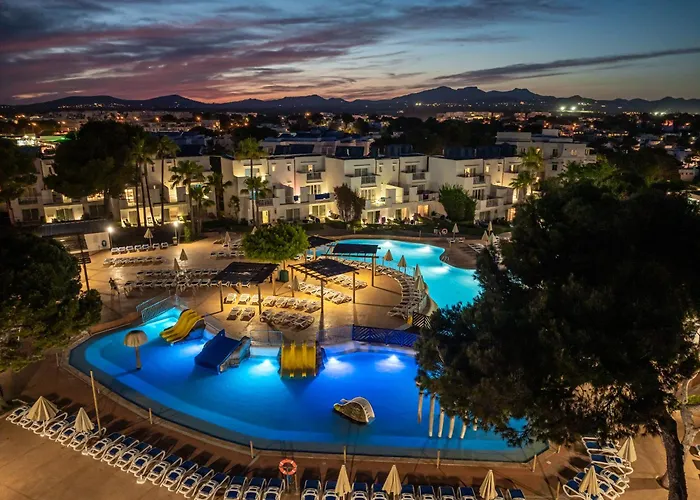 Cala d'Or (Mallorca) Cheap Hotels near Soho square dancing fountain