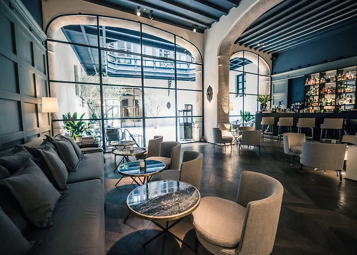 Holiday Cottages in Palma de Mallorca near Plaza del Olivar