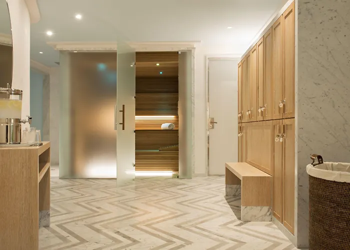 Palma de Mallorca Pet Friendly Lodging and Hotels near Catedral de Mallorca