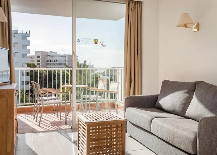 Magaluf (Mallorca) hotels near Mago Beach